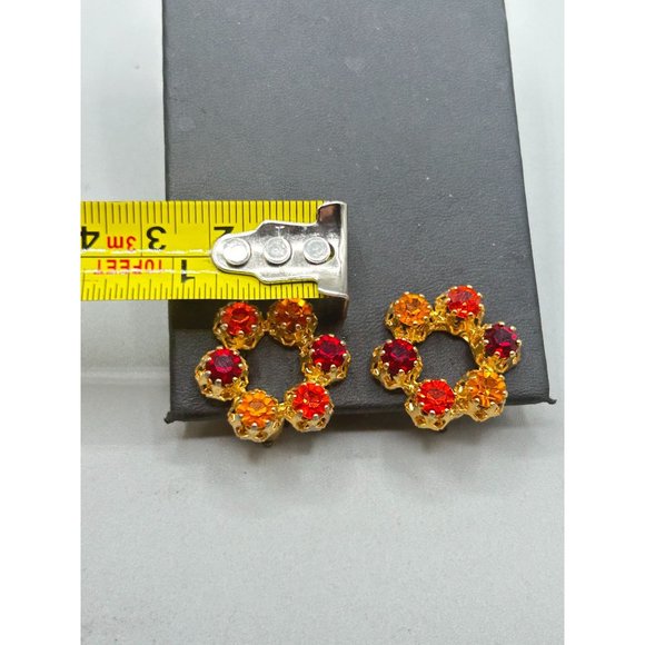 Vintage Signed Austria Clip On Earrings Red Orange Warm Tones Wreath Design - Picture 4 of 6